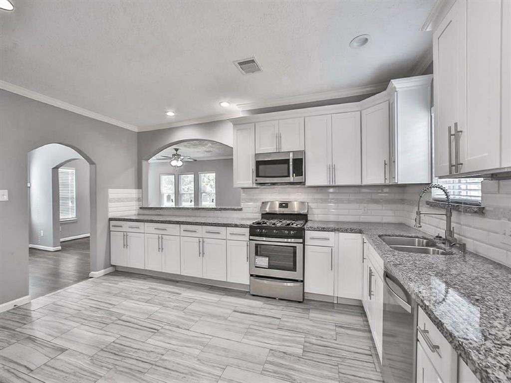 MLS LISTING# 25189882