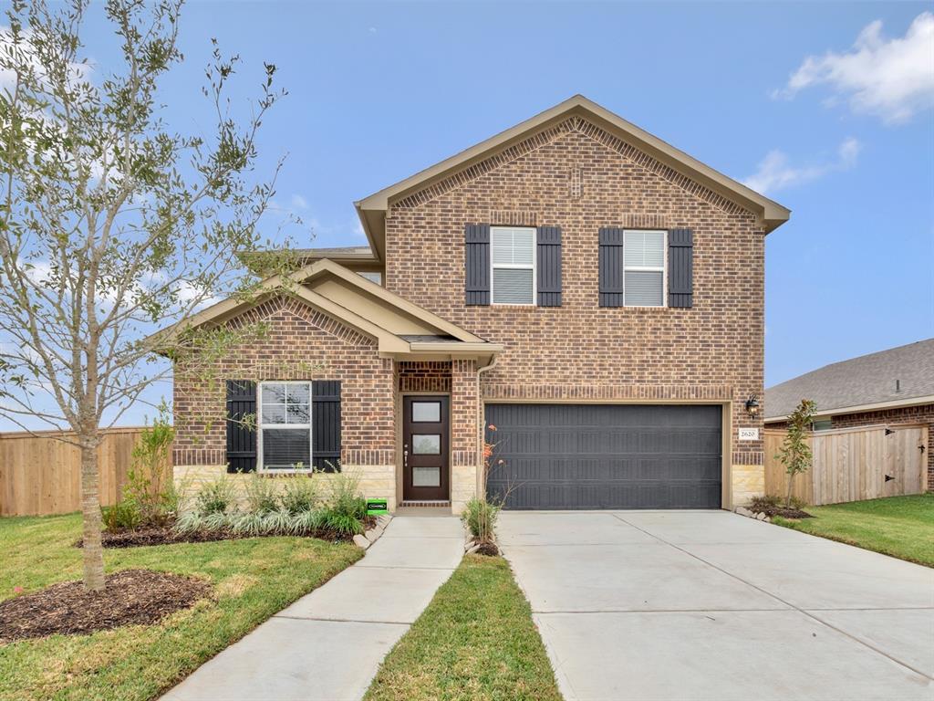 2620 Bellwick Canyon Court, Pearland, Texas 77089, 4 Bedrooms Bedrooms, 10 Rooms Rooms,2 BathroomsBathrooms,Single-Family,For Sale,Bellwick Canyon,240506