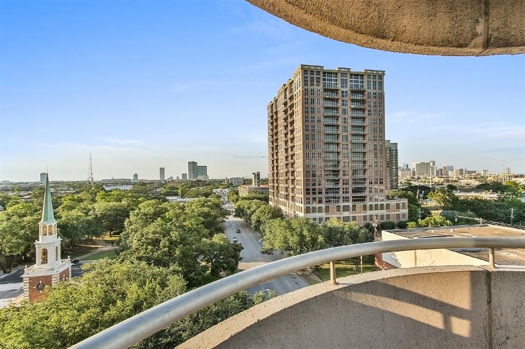 Need a breath of fresh air? Bring out a chair and sit by this spacious balcony and enjoy watching the world go by swiftly with a cup of coffee and a book.
