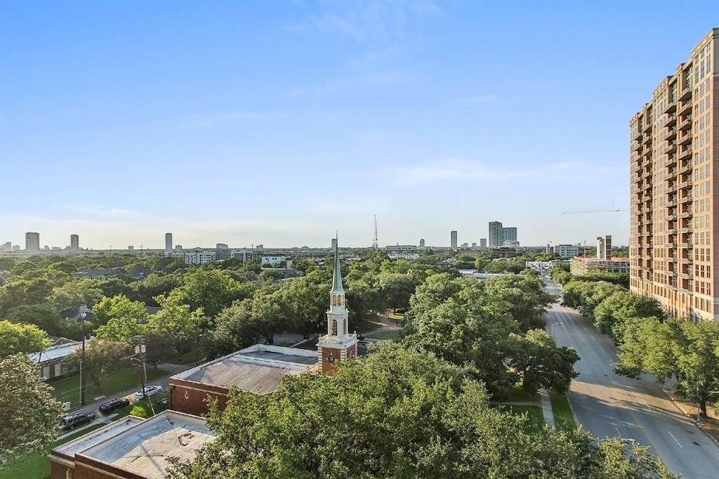 This condominium is only a mile away from the 445-acre Hermann Park, one of the biggest and most visited public parks in Houston. Hermann Park houses some of Houstons popular indoor and outdoor recreational attractions like the Houston Zoo, Miller Outdoor Theatre, Houston Garden Center, and Hermann Park Golf Course.