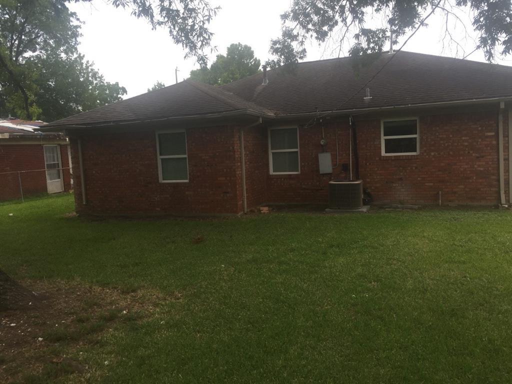 315 Delz, Houston, Harris, Texas, United States 77022, 3 Bedrooms Bedrooms, ,1 BathroomBathrooms,Rental,Exclusive right to sell/lease,Delz,59209617