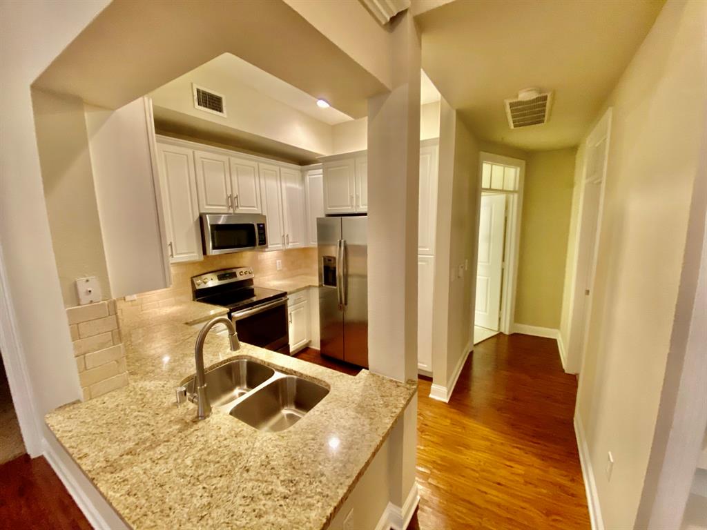 5353 Memorial, Houston, Harris, Texas, United States 77007, 2 Bedrooms Bedrooms, ,1 BathroomBathrooms,Rental,Exclusive agency to sell/lease,Memorial,76191046