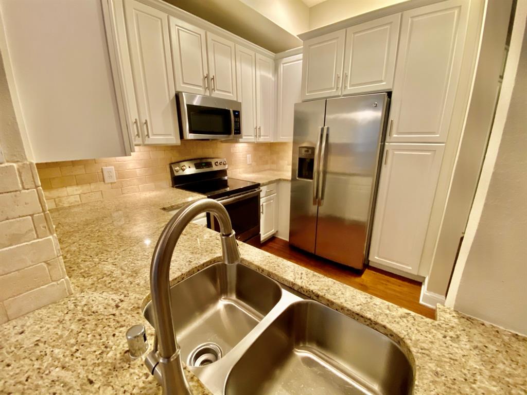 5353 Memorial, Houston, Harris, Texas, United States 77007, 2 Bedrooms Bedrooms, ,1 BathroomBathrooms,Rental,Exclusive agency to sell/lease,Memorial,76191046
