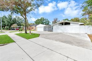 7606 Richmond, Houston, Harris, Texas, United States 77063, 3 Bedrooms Bedrooms, ,2 BathroomsBathrooms,Rental,Exclusive right to sell/lease,Richmond,61540521