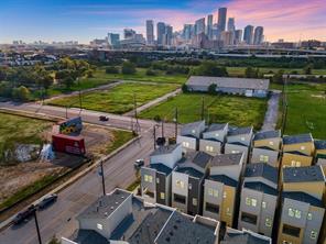 2703 Clinton, Houston, Harris, Texas, United States 77020, 3 Bedrooms Bedrooms, ,3 BathroomsBathrooms,Rental,Exclusive right to sell/lease,Clinton,67195106