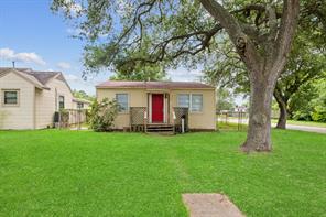 729 13th, Texas City, Galveston, Texas, United States 77590, 2 Bedrooms Bedrooms, ,1 BathroomBathrooms,Rental,Exclusive right to sell/lease,13th,15693911