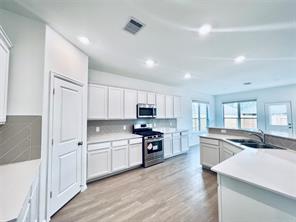 6032 Heritage Creek, Conroe, Montgomery, Texas, United States 77304, 5 Bedrooms Bedrooms, ,3 BathroomsBathrooms,Rental,Exclusive right to sell/lease,Heritage Creek,47402564