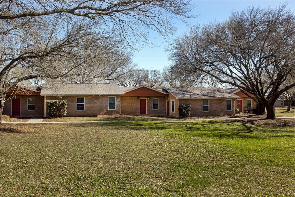 For Lease 1200 E Frio Street, Pearsall, TX 78061 1 Bed / 1 Full Bath