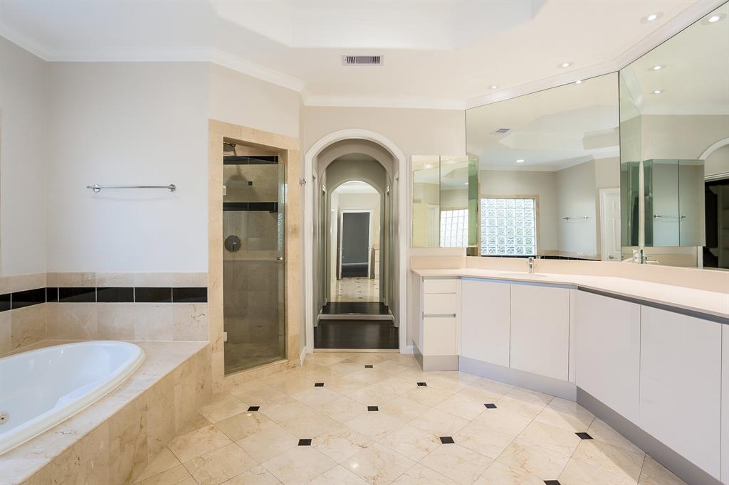 5646 2.5 Briar Drive, Houston, Texas 77056, 6 Bedrooms Bedrooms, 14 Rooms Rooms,6 BathroomsBathrooms,Single-family,For Sale,Briar,54742255