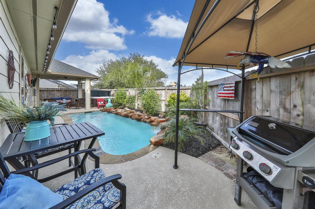 12923 Hawthorne Shores Drive