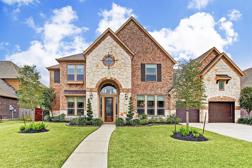 Houses in Southern Trails Pearland TX | Luxury Homes & Real Estate