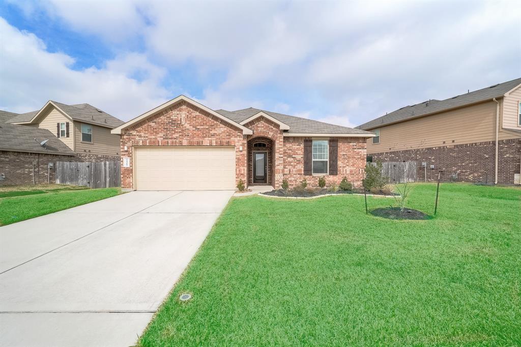 24311 S Newcastle Bay Trail Spring, Texas Spacious and well thought out interior with four bedrooms & three full baths! Guest suite at the front of the house, two secondary bedrooms and full bath are further down on the opposite side. Huge master suite is quietly tucked away at the back. Lots of storage in the master closet which is 17 feet long. Family room with lots of natural light is open to island kitchen. Breakfast bar comfortably seats 4. Stainless appliances (fridge stays), butler's pantry and a large walk in pantry. Formal dining perfect for entertaining. Walk in utility room (washer and dryer stay). Quality carpet in bedrooms with ceramic tile in a brick step pattern throughout the rest of the house. Yard maintenance included. Fully fenced yard. Walk to neighborhood pool, park and picnic area.
Situated within minutes from The Woodlands and The Grand Parkway. Klein schools.
Owner is including yard maintenance.