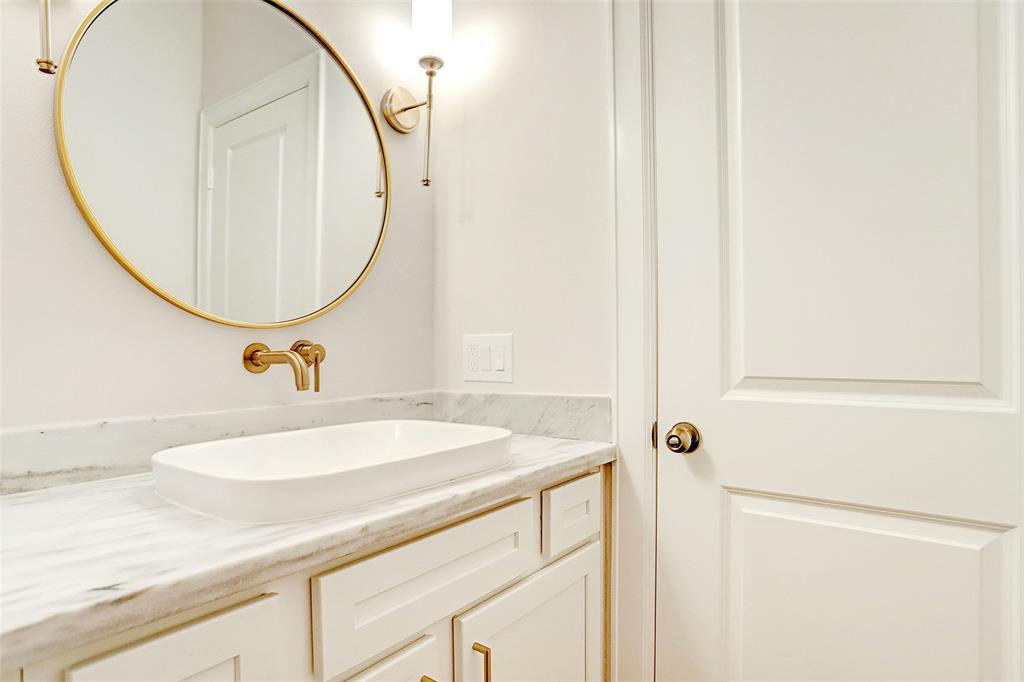 1903 3 25TH Street, Houston, Texas 77008, 3 Bedrooms Bedrooms, 7 Rooms Rooms,2 BathroomsBathrooms,Single-family,For Sale,25TH,78971616