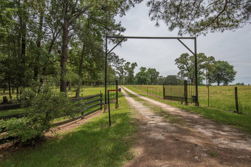 9610 FM 1725 Road, Cleveland, Texas 77328, 5 Bedrooms Bedrooms, 12 Rooms Rooms,3 BathroomsBathrooms,Country Homes/acreage,For Sale,FM 1725,38261312