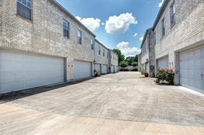 440 Wilcrest Drive #11