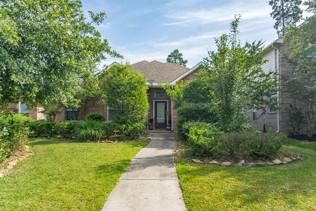 18 Avenswood Place The Woodlands, Texas Ready to lease! This charming all brick Village Builders 4 bedroom, 2 bath, one-story, located in beautiful Village of Sterling Ridge. Granite and stainless kitchen opens to family room with gas fireplace. Home has an open floor plan, tile, carpet, and a 2-car attached garage. Formal living and dining room. Lots of natural lighting throughout the home. Exemplary Deretchin Elementary School, McCullough Junior High, and The Woodlands High School. All appliances are included - washer, dryer, and stainless fridge. Please schedule in CSS.