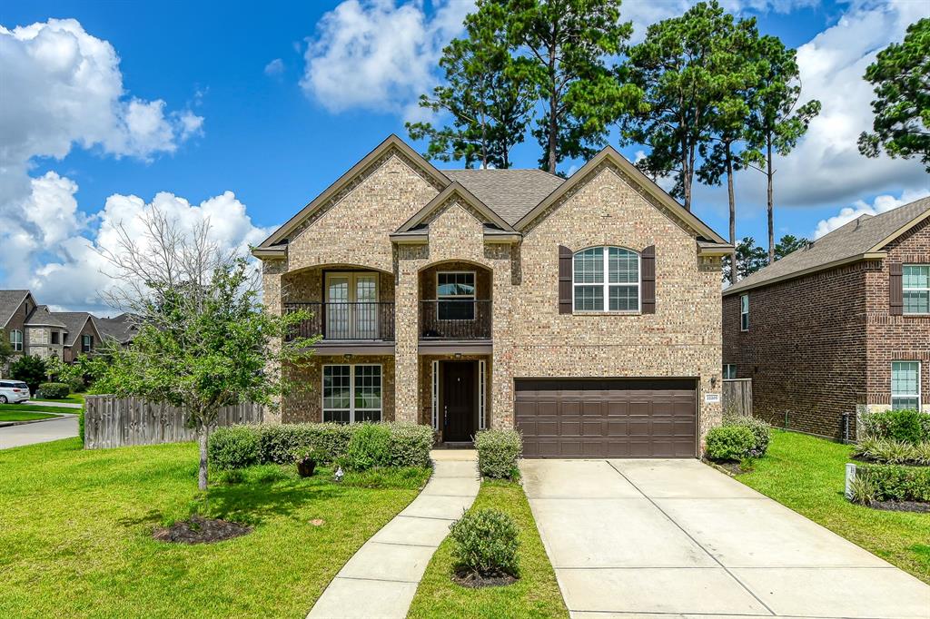 22203 Weller Oaks Drive Drive Spring, Texas Fabulous Newer Home with Extras! 8' Doors, Study Formal Dining, Open Kitchen/Living/Dining/Breakfast area with corner boxed out window that could be seating. Enjoy gathering around the Breakfast Bar at the Island; Stainless Appliances including Refrigerator. Spacious Living Area. Fridge/Washer/Dryer Included. Upstairs Game Room and Private Balcony Overlooking beautiful greenery . Sprinkler System, Community Pool, Park and Splash Pad. Easy Commute to The Woodlands, I-45, Grand Pkwy or Exxon! Highly Acclaimed Klein Schools and Wonderful Exposure to Tons of Newer Retail Nearby. Easy Access to Grand Parkway Toll Rd! You don't want to miss this one!
Minutes away from I-45 & Exxon Mobil campus, and new HP campus, convenience location with great schools.