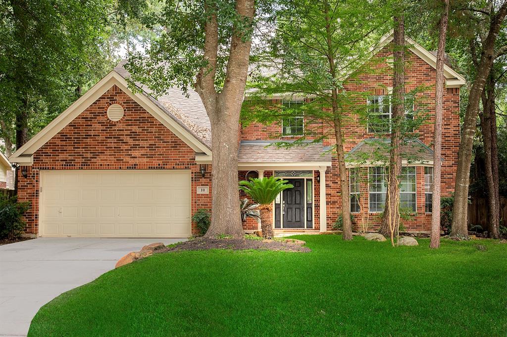 10 Willow Run Place The Woodlands, Texas Move-in ready Ryland home for lease, located on a cul-de-sac in Alden Bridge! Zoned to exemplary schools and close to parks, hike/bike trails, restaurants and shopping! Covered front porch, laminate wood and tile floors, neutral paint colors, crown moulding, built-ins and abundant windows make this home light and bright. Island kitchen with granite counters (washer, dryer and fridge included) and plenty of cabinet storage opens to breakfast room and den with gas log fireplace; formal dining and family room; all four bedrooms up; fenced yard has sparkling pool and spa surrounded by lush landscaping.