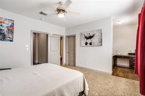 St Charles Townhomes, 2504 Rusk #15