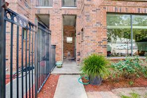St Charles Townhomes, 2504 Rusk #3