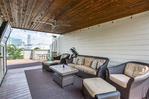 St Charles Townhomes, 2504 Rusk #34