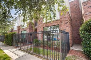 St Charles Townhomes, 2504 Rusk #5