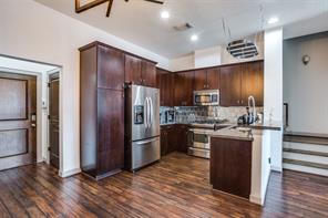 St Charles Townhomes, 2504 Rusk #6