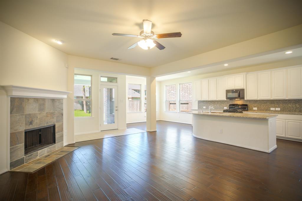 8110 Black Percher Street Conroe, Texas YOU'VE FOUND IT! READY FOR IMMEDIATE MOVE IN! A POPULAR HIGHLAND HOMES 513 COPELAND FLOOR PLAN IS IN FANTASTIC & EXCELLENT CONDITION. ALL AMONGST A TOP MASTER PLANNED FAMILY COMMUNITY NEXT DOOR TO THE WOODLANDS-ZONED CISD, GATED & RICH IN AMENITIES. YOU ARE JUST GOING TO LOVE IT HERE! HOME BOASTS AN OPEN FLOORPLAN, PRIVATE STUDY, OPEN KITCHEN W/ WHITE CABINETRY & OVERSIZED KITCHEN ISLAND, LARGE GRANITE COUNTERTOPS & GLASS TILED BACKSPLASH. MASTER RETREAT DOWN WITH ENSUITE BATH AND LARGE WALK-IN-CLOSET! TWO SECONDARY BEDROOMS UPSTAIRS & HUGE GAMEROOM UP, HARDWOOD FLOORS THROUGHOUT, CORNER STONED FIREPLACE, EXTENDED COVERED PATIO WITH A SPACIOUS BACKYARD, INCLUDES FRONT LAWN MAINTENANCE & GATED COMMUNITY ADJACENT TO THE WOODLANDS W/ EASY ACCESS TO HWY 1-45 &. SEVERAL AMENITIES & MINUTES TO WOODLANDS MEDICAL DISTRICT, NEW COMMUNITY HEB COMING FALL 2019 NEW ELEMENTARY SCHOOL OPENING AUGUST 2019, SHOPPING & MORE. NEIGHBORHOOD & HOME EXPERIENCED NO FLOODING DURING HARVEY! SEE VIRTUAL TOUR.