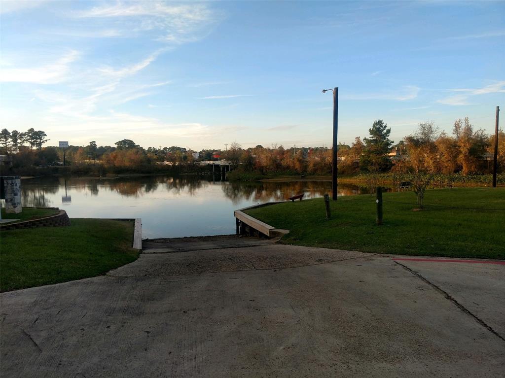 000 Franconia Drive E, Montgomery, TX 77316