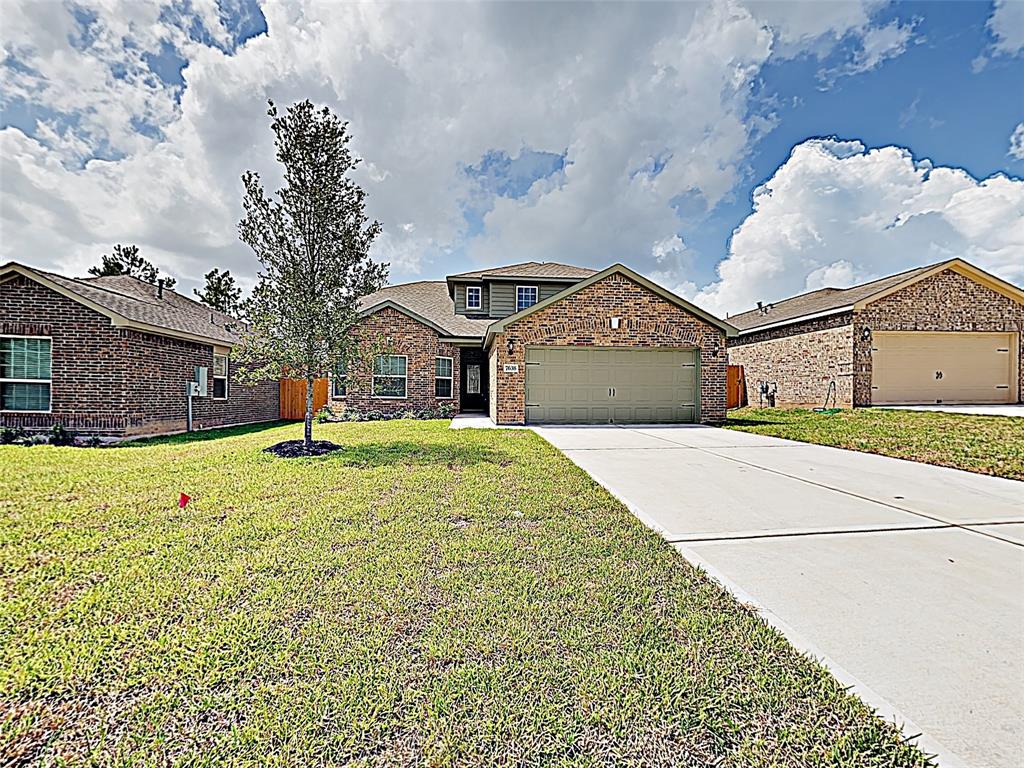 7638 Glaber Leaf Road Conroe, Texas BRAND NEW, never lived in dream home in a fantastic location at a great price...welcome home!! Fall in love from the moment you step foot inside- clean fresh tile in the living room & kitchen. Stainless appliances (refrigerator included!), granite counters, gas cooking & breakfast nook are just some of the standout features this homes kitchen offers. The kitchen is also open to the huge family room, filled with sunlight & has gorgeous richly stained cabinets. The master retreat is also located downstairs & has plush carpet, a bay window & ensuite bath. Master bath has separate shower & tub, large walk-in closet & granite counters. Upstairs are all the homes secondary bedrooms plus another full bath. Beautiful private backyard perfect for kids, pets & entertaining put the finishing touch of "WOW" on this great home. Come view & move in TODAY...it's ready for you! *Please view attached rental criteria to make sure you qualify!*