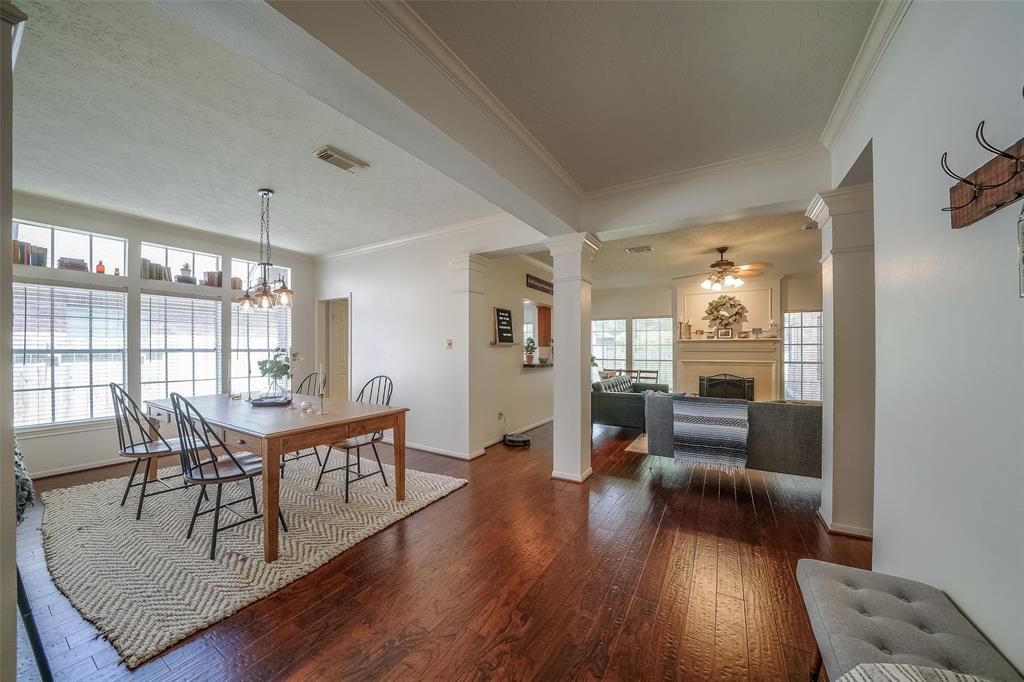Very bright and cheerful entry! Crown molding, tall columns and the desirable open floor plan give this home so much to love about it.