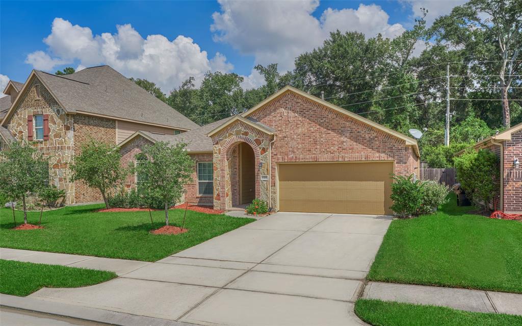 23926 Leblanc Landing Drive Spring, Texas Don't miss this beautiful one story house located in a quiet gated community. Specious three bedrooms and two full bathrooms. Granite in kitchen w/stainless steel appliances, gas cook top, built in microwave & oven. Laminate floor in installed on 08/22. Dining room has wood floor. No Carpet. Big backyard. Zone to high ranked KleinISD. Klein Oaks High school. Never Flooded.
