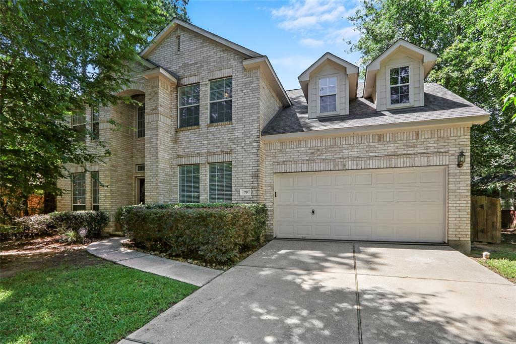 70 W Prairie Dawn Circle The Woodlands, Texas ABSOLUTELY GORGEOUS EXECUTIVE HOME! HIGH VOLUME CEILINGS, ART NICHES, FORMAL DINING ROOM WITH ALCOVE...ALL THE BELLS AND WHISTLES! INCLUDES WASHER & DRYER. 4 BEDROOMS, 3 FULL BATHS.. HUGE 1ST FLOOR MASTER SUITE, SHOWS LIKE A MODEL HOME...LARGE GAME ROOM, NICE BACK YARD. VERY IMPRESSIVE. PETS CASE BY CASE.