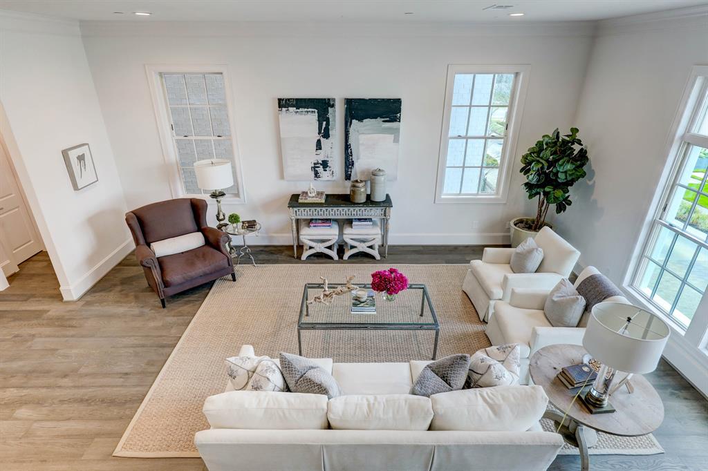 313 4 Royale Heights Lane, Houston, Texas 77024, 3 Bedrooms Bedrooms, 9 Rooms Rooms,4 BathroomsBathrooms,Single-family,For Sale,Royale Heights,58892077