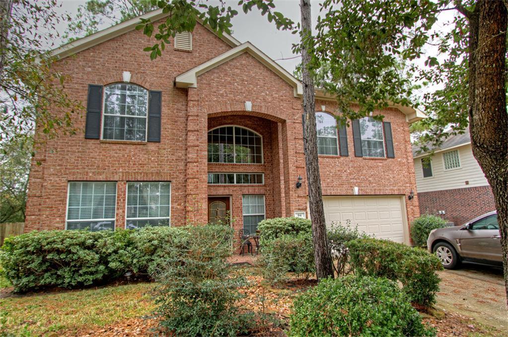 94 W Knightsbridge Drive Conroe, Texas Fabulous home so close to all Woodlands amenities (Mall, Waterway,Market St., Medical/Hospitals) and quick I-45 access. Very livable floorplan, extremely well-maintained home. Large 2 story entry, wood floors in study, dining room and den. Study has amazing built-in desk,all bathrooms have granite counters. Upgraded island kitchen with granite counters and stainless appliances. enormous master and closet. Zoned A/C + water softener. Extra large covered patio to enjoy the huge backyard, mature trees and NO rear neighbors!