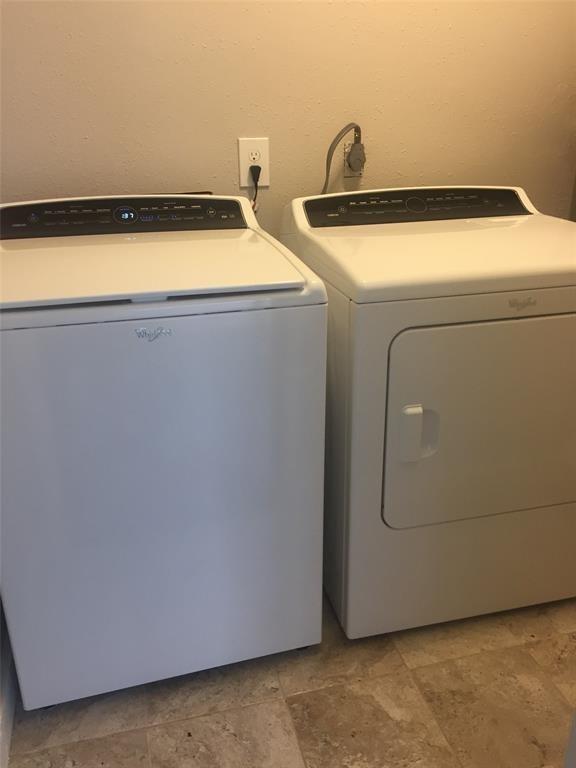 Private washer/dryer.