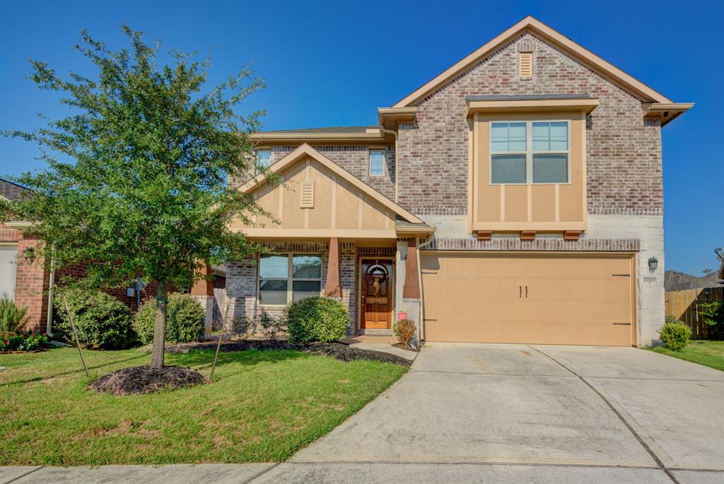 23707 Walnut Maze Court Spring, Texas Located on a Cul-de-sac! The downstairs will impress you with the open living concept allowing for family time while cooking in a dream kitchen complete with granite counters, gas range, large pantry, rich cabinets and dining combo. Work from home in a business study with French doors creating that work home separation. Upstairs you'll find all 3 bedrooms including the master bedroom with its ensuite bathroom, dual vanity and large linen closet for extra storage. Enjoy the extra living area upstairs that offers you the opportunity to customize the space to fit your lifestyle. The covered patio in the backyard is just the place to relax after a long day with plenty of space. Easy access to Grand Parkway, Exxon Mobil campus, The new Grand Parkway Marketplace, The Woodlands shops and dining, and more! Don't miss this amazing property!