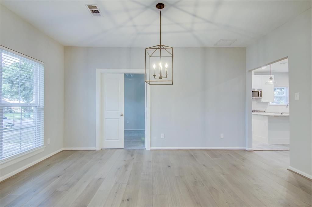 5942 Lattimer Drive Houston Tx 77035 Har Com