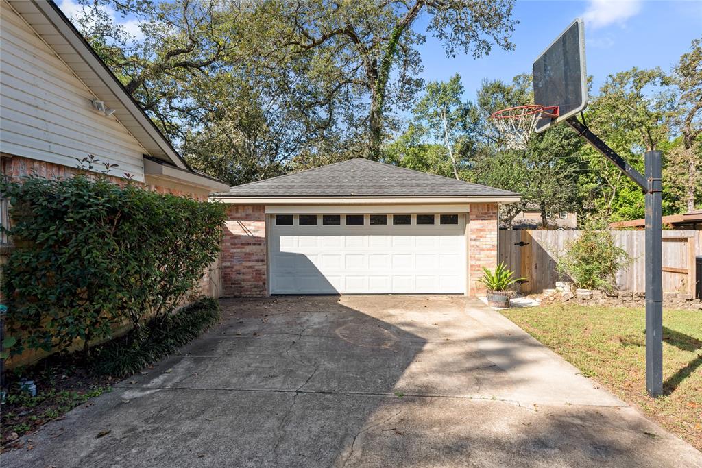 106 Glenmora Court Conroe Tx 77385 Har Com