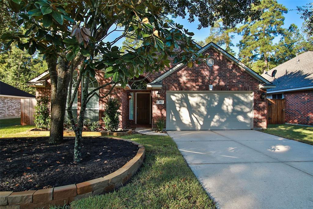 43 N Veranda Ridge Drive The Woodlands, Texas Immaculate Newly Updated 1 - Story Ryland Patio Home with 3 Bedrooms/2 Full Baths + Formal Dining and Separate Study w/French Doors. Open Floor Plan. Extensive New Wood Look/Tile Flooring. Huge Master Bedroom. Great Kitchen w/New Granite and New Stainless Appliances Open to the Den w/Gas log Fireplace. Enjoy Your Privacy Here - Backs to Greenbelt + a small Reserve on the Left side of Property. Refrigerator, Washer, Dryer and Wine Chiller in the Pantry are Included + Lawn Maintenance. New Light Fixtures + New Carpet in Bedrooms. Must See!!