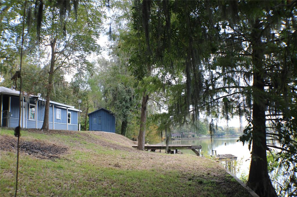 290 E Taylor Lake Circle, Livingston, TX 77351