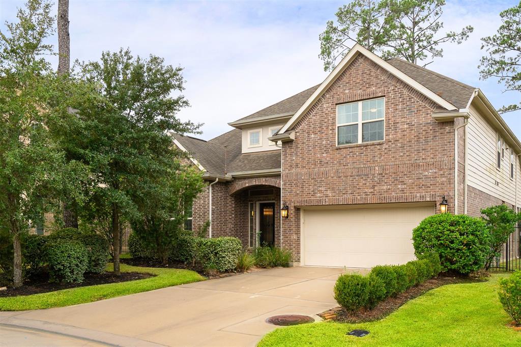 19 Ranchers Trail The Woodlands, Texas Spacious 5-bedroom home situated on a small cul-de-sac in the Canoe Bend neighborhood. The master bedroom is located downstairs, with the secondary bedrooms and game room upstairs. This home also offers a spacious kitchen with a counter-top height bar, a breakfast area, formal dining room and a study. No carpet downstairs. Incredible outdoor space with gas grill, covered patio, pergola and large yard. Convenient location, walking or biking distance to Creekside Park Village Green where you can shop, eat or watch a movie, and Rob Fleming Park and Aquatic Center for outdoor activities. The community abounds with lakes, parks and walking paths. Zoned to highly rated Tomball ISD schools. Washer/Dryer, kitchen refrigerator and outdoor refrigerator included.