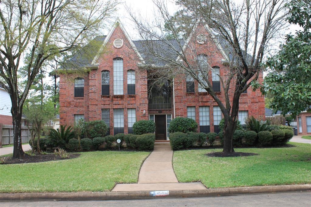 3518 Rolling Forest Drive Spring, Texas Beautiful home in a great neighborhood,a must see! Home has a detached garage,formal dining area, study, and huge walk in closet located in the master bathroom! This home is vacant, and has been freshly painted with new carpet. Located minutes from 45 and Grandparkway.