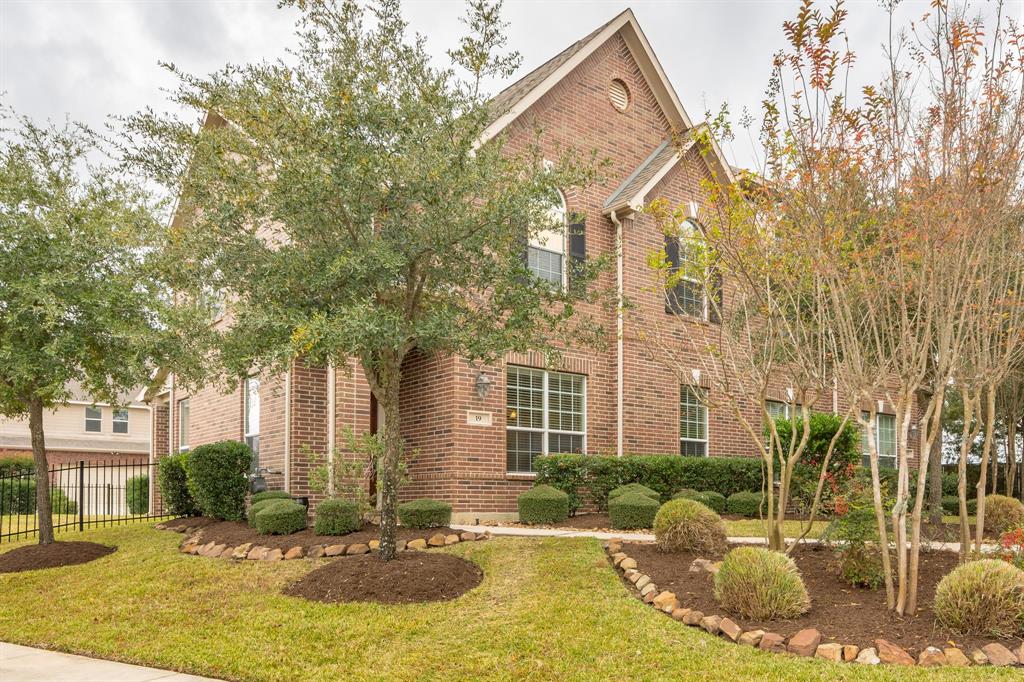 19 Bettina Lane The Woodlands, Texas Stunning brick townhome in lovely secluded pocket of The Woodlands. Close to schools, shopping, medical. Move in condition with lots of upgrades: Tile, granite, stainless steel appliances. Fresh carpet and paint. Covered patio with side yard.
