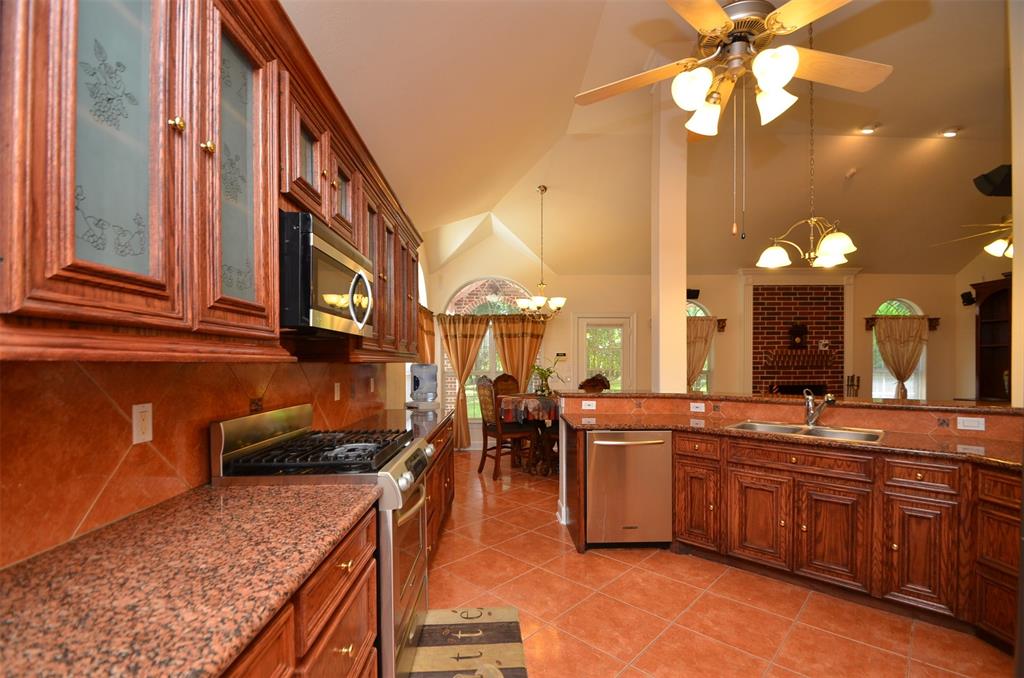 17276 Northcrest Cr, New Caney, TX 77357