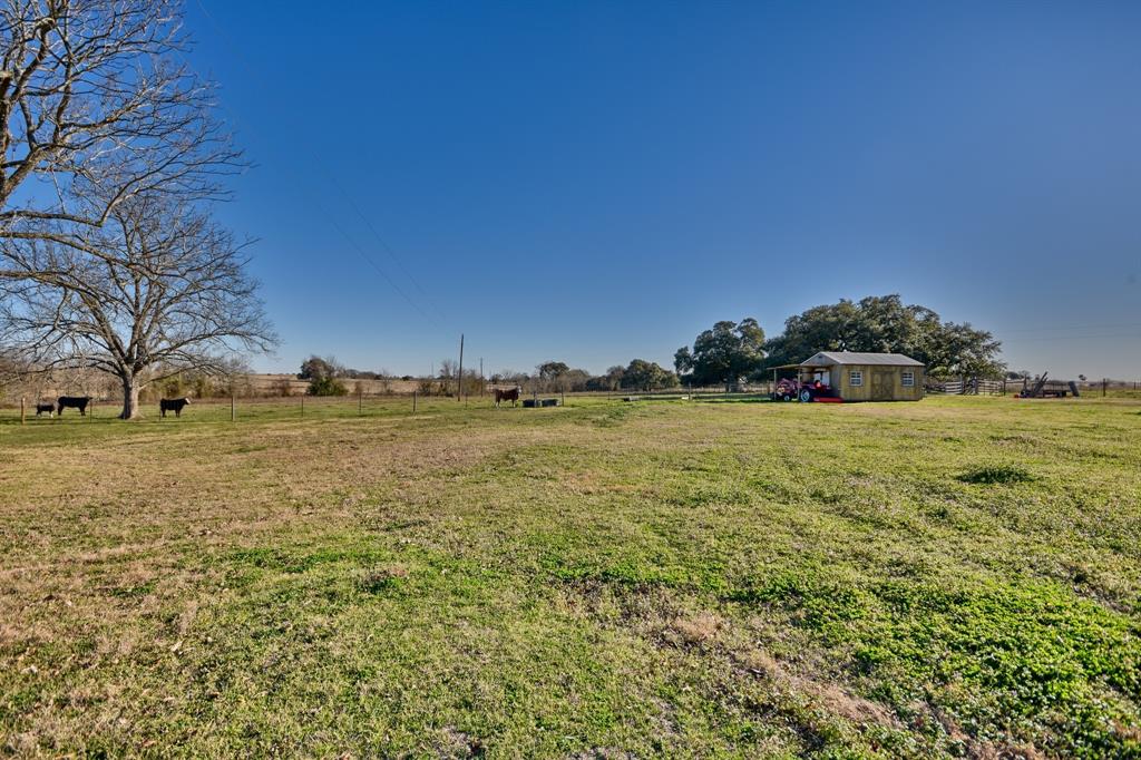 6121 Ganske Road, Burton, TX 77835