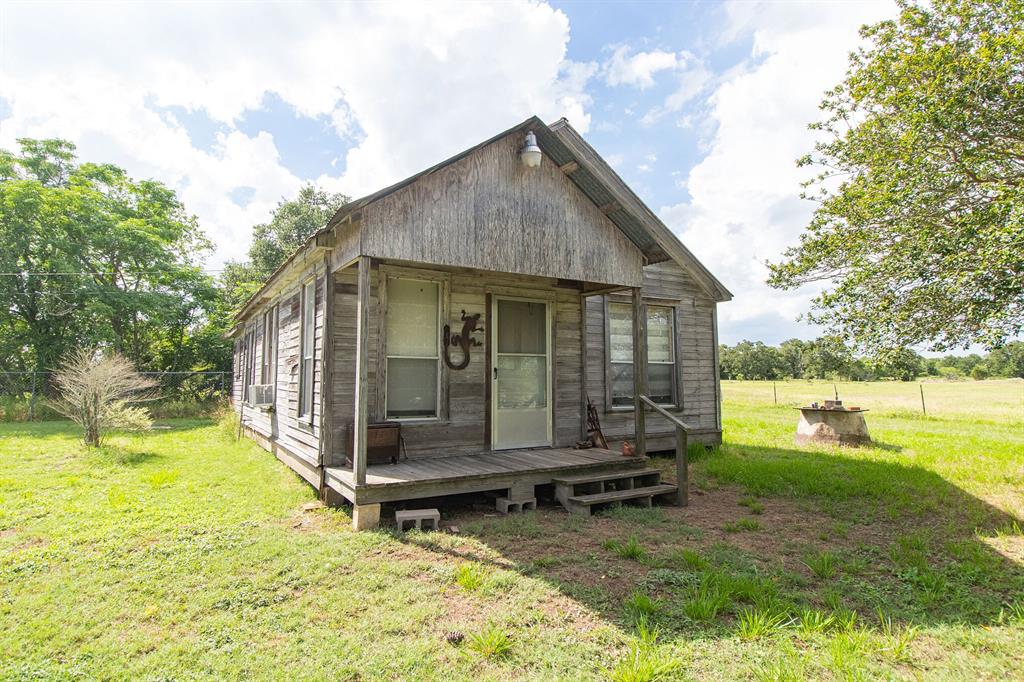 5730 FM 154, Flatonia, TX 78941