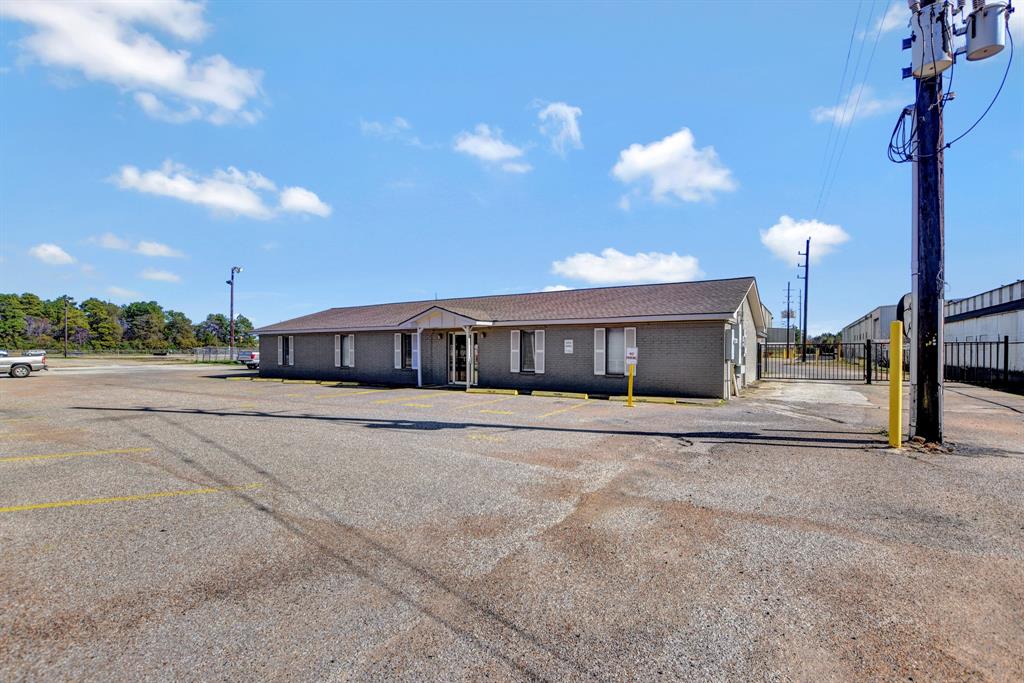 19950 Hufsmith Kohrville Road, Tomball, TX 77375