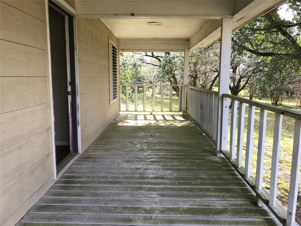 6006 Cedar Point Road, Beach City, TX 77523