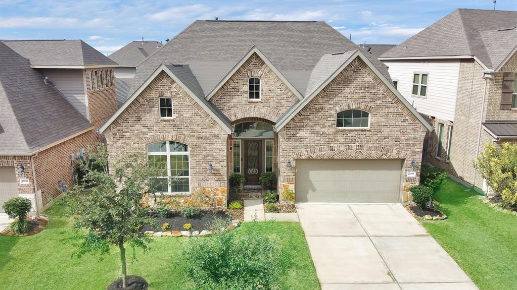 21835 Avalon Queen Drive Spring, Texas Stunning 3 bed, 3 full bath, 1.5 story home in the Lakes at Avalon Village! Zoned to Klein ISD, this open floor plan is great for both living and entertaining; featuring soaring ceilings, modern finishes, and an amazing outdoor patio that has to be seen to be believed! The Kitchen boasts SS appliances, ample storage, walk-in pantry & Oversize Island/Breakfast Bar, which opens to the Breakfast room and spacious Family room. Sizable Dining Room with both a Media Room and separate Game Room. Huge Master Retreat, complete with en suite bath & large Walk-in Closet, ensures privacy in this Split Plan. Schedule your showing today!